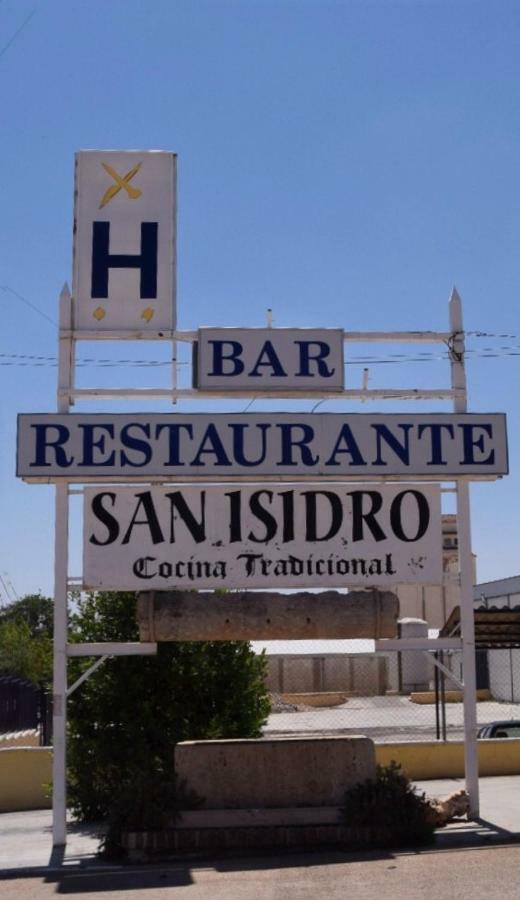 Hostal Restaurante San Isidro Quintanar de la Orden Esterno foto